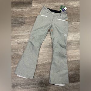 NWT colour wear women’s snowboarding pants
